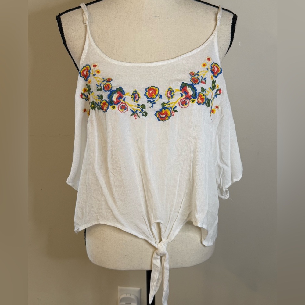 Polly & Esther White cropped Camisole with Floral Embroidery waist bow SZ Medium